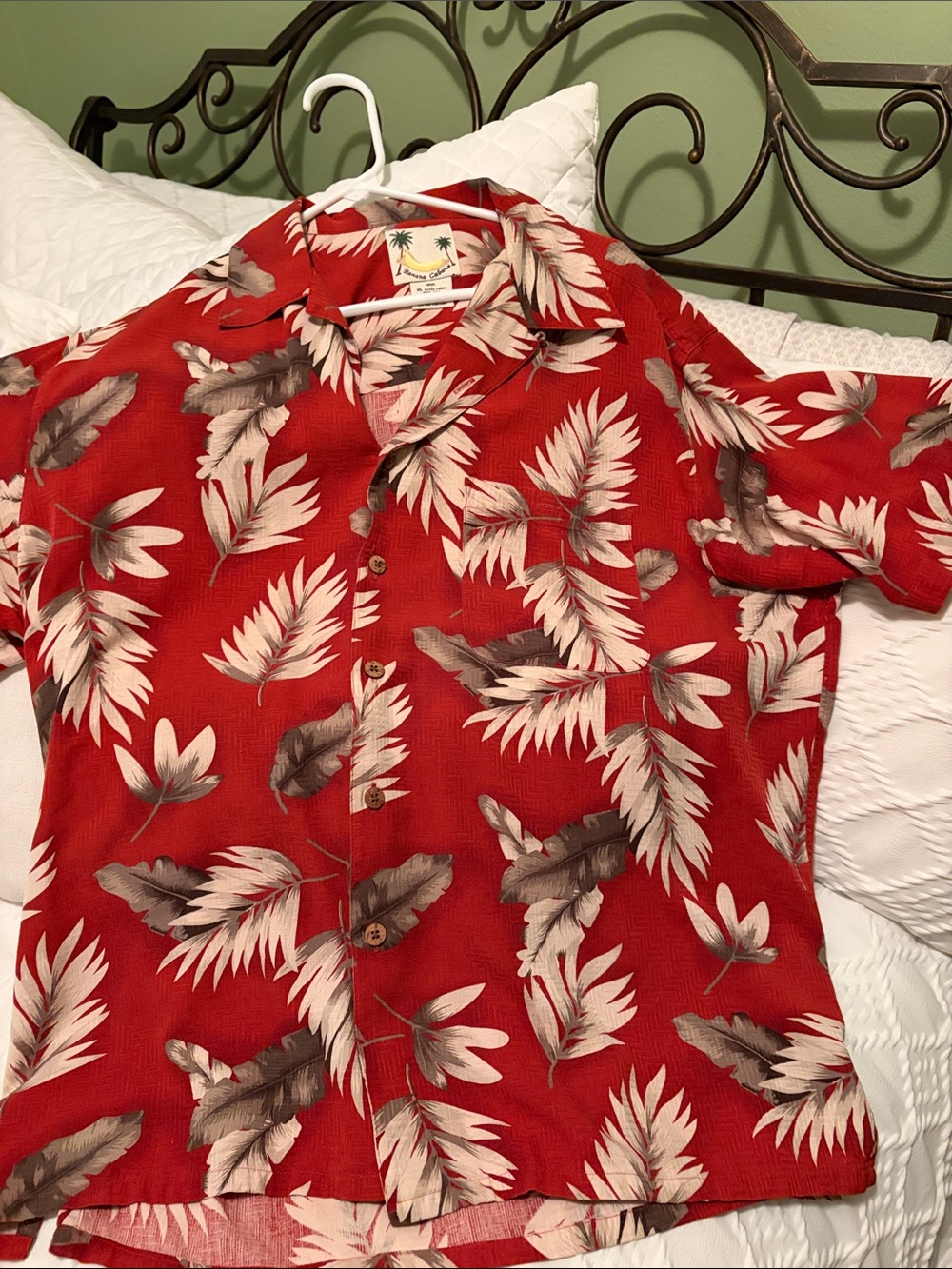 Tropical Red Leaf Print Casual Button-Down Shirt